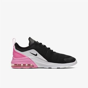 NWOT NIKE air max Motion 2